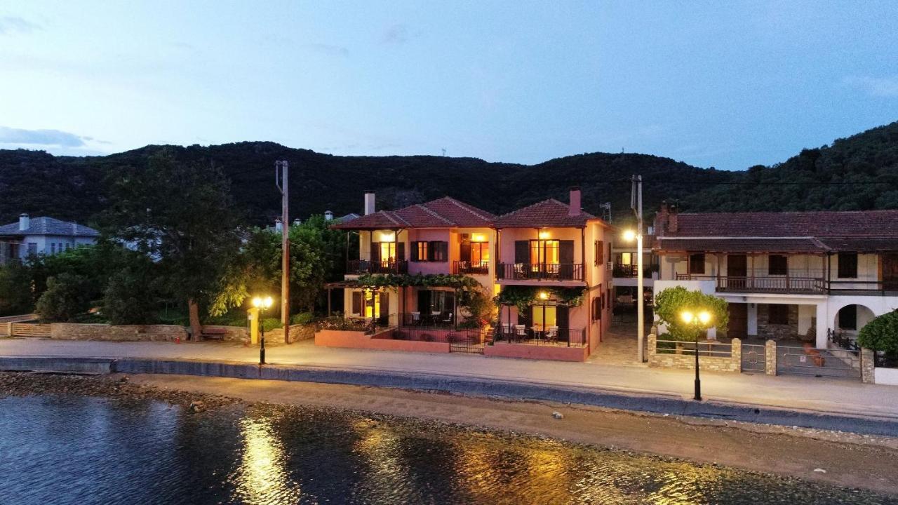 Iro Family Apartments Pelion 莱福卡斯特龙 外观 照片