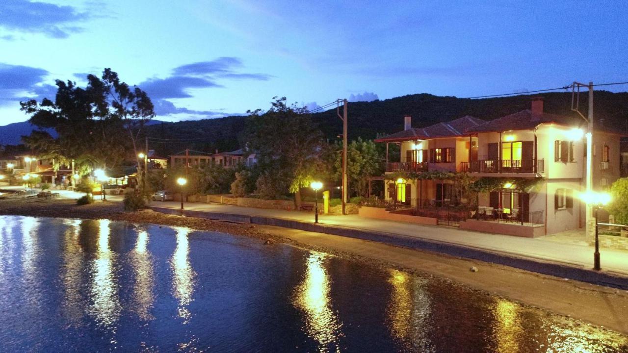 Iro Family Apartments Pelion 莱福卡斯特龙 外观 照片