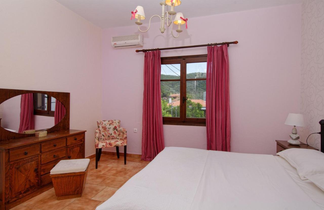 Iro Family Apartments Pelion 莱福卡斯特龙 外观 照片